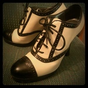 SPIEGEL BLACK & OFF WHITE SPECTATOR HEELS 7.5
